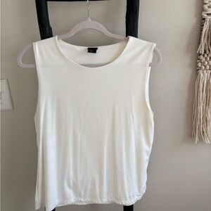 Tahari White Sleeveless Top. Size XL